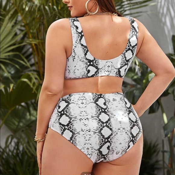 White snakeskin bikini. Never Worn. in Package - Picture 2 of 3